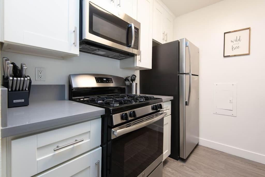 Hollywood 2bed W Rooftop Pool & Panoramic View *